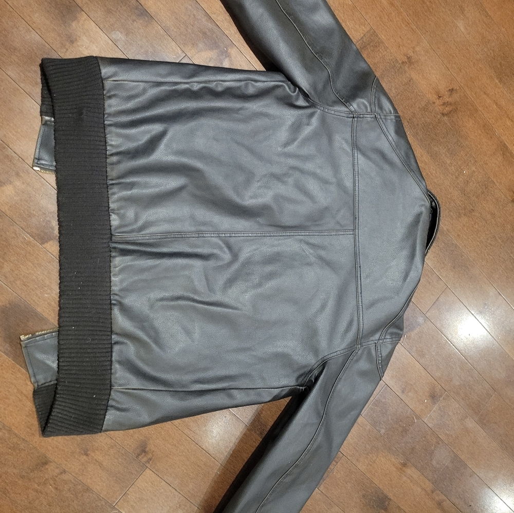 Guess Jacket - Picture 7 of 7